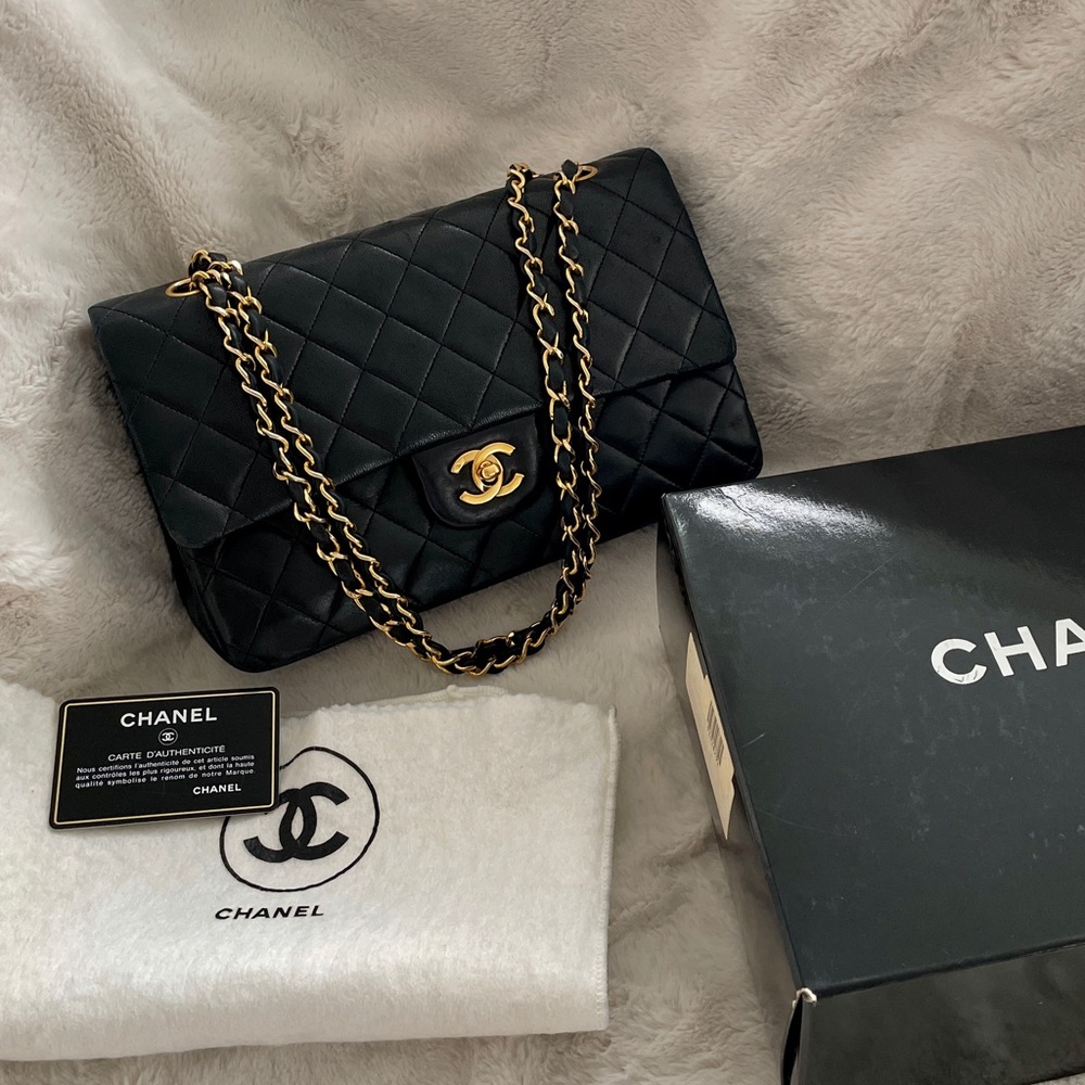 ❌SOLD❌ CHANEL Vintage Medium Classic Flap